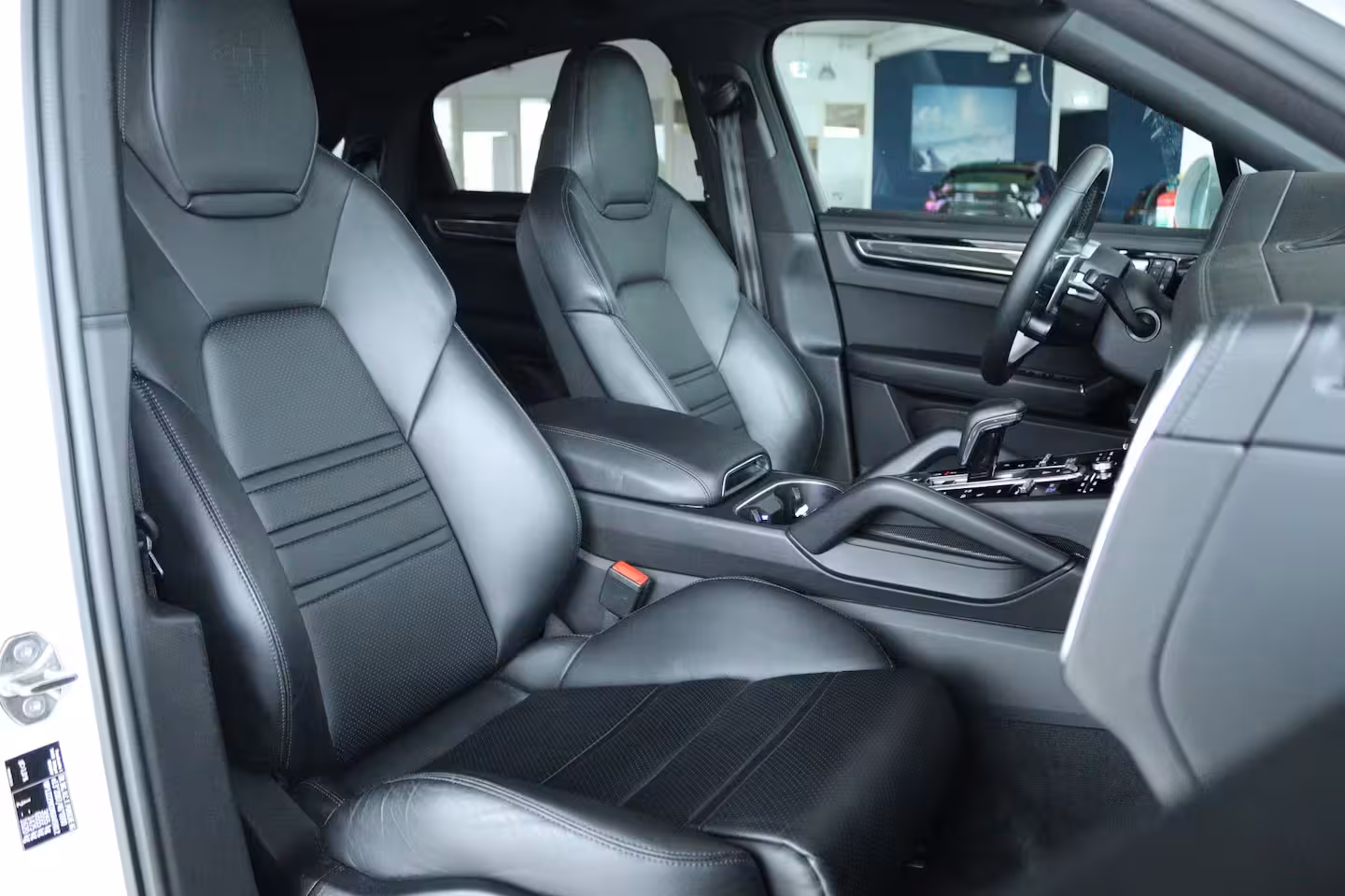 Porsche Cayenne Coupé 3.0 E-Hybrid | Sportdesign | Sportchrono | Adapt. Cruise | Softclose | 4-Wielsturing | Tre