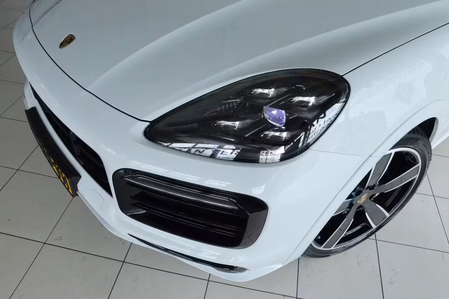 Porsche Cayenne Coupé 3.0 E-Hybrid | Sportdesign | Sportchrono | Adapt. Cruise | Softclose | 4-Wielsturing | Tre