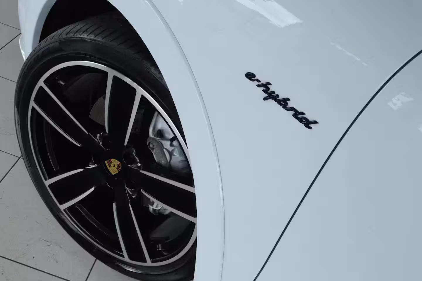Porsche Cayenne Coupé 3.0 E-Hybrid | Sportdesign | Sportchrono | Adapt. Cruise | Softclose | 4-Wielsturing | Tre