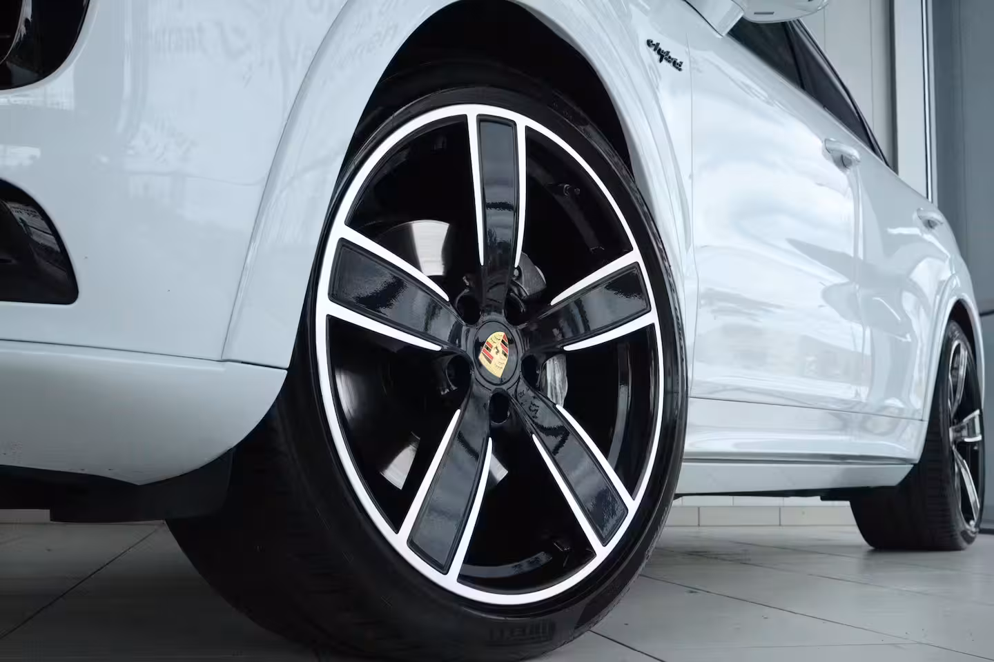 Porsche Cayenne Coupé 3.0 E-Hybrid | Sportdesign | Sportchrono | Adapt. Cruise | Softclose | 4-Wielsturing | Tre
