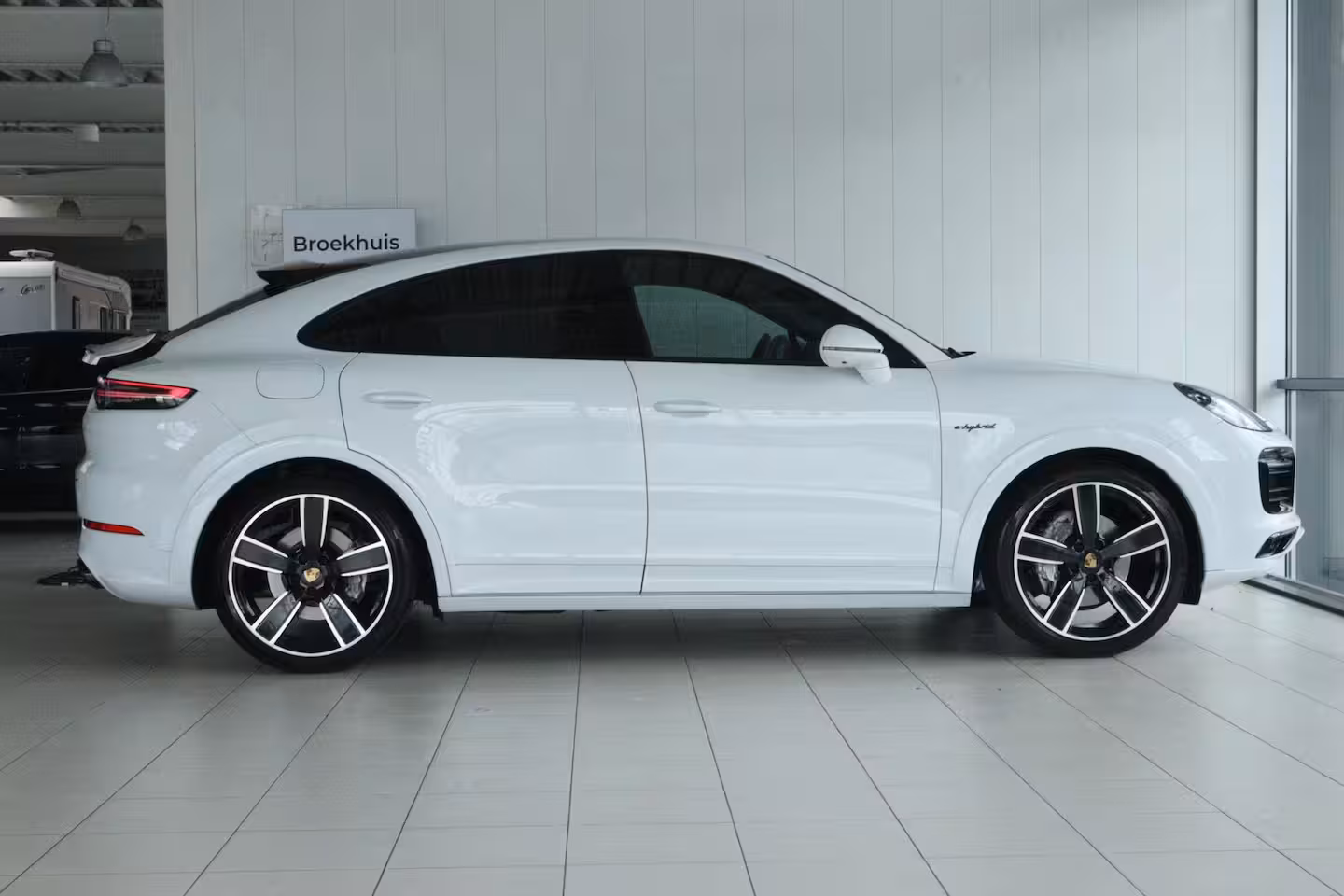 Porsche Cayenne Coupé 3.0 E-Hybrid | Sportdesign | Sportchrono | Adapt. Cruise | Softclose | 4-Wielsturing | Tre