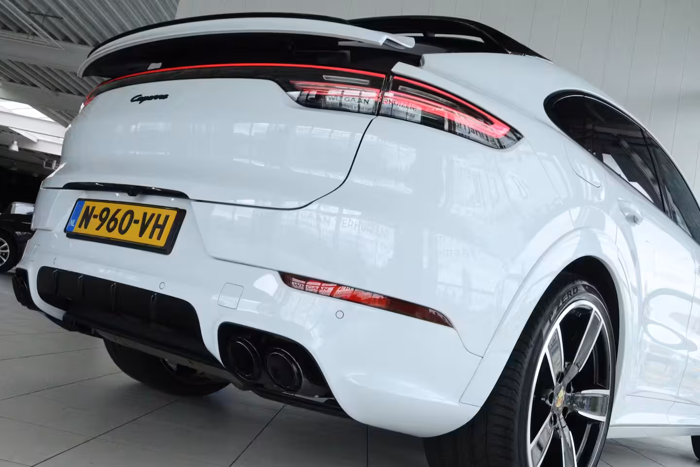 Porsche Cayenne Coupé 3.0 E-Hybrid | Sportdesign | Sportchrono | Adapt. Cruise | Softclose | 4-Wielsturing | Tre
