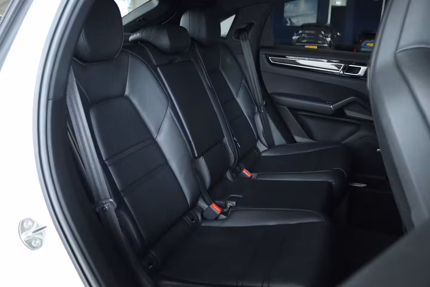 Porsche Cayenne Coupé 3.0 E-Hybrid | Sportdesign | Sportchrono | Adapt. Cruise | Softclose | 4-Wielsturing | Tre