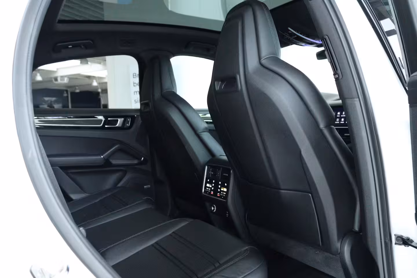 Porsche Cayenne Coupé 3.0 E-Hybrid | Sportdesign | Sportchrono | Adapt. Cruise | Softclose | 4-Wielsturing | Tre