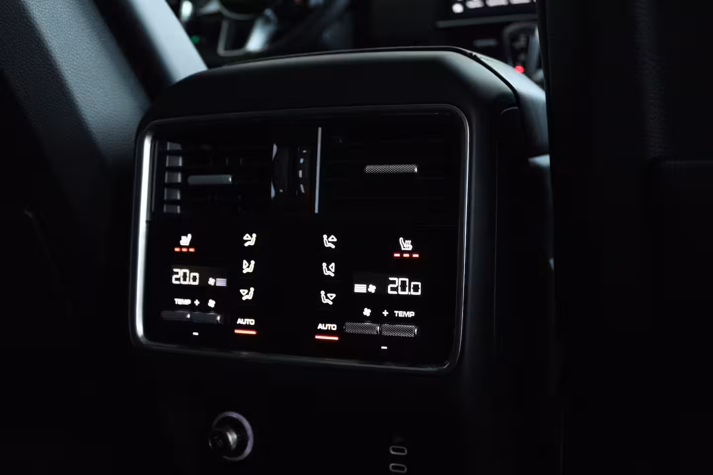 Porsche Cayenne Coupé 3.0 E-Hybrid | Sportdesign | Sportchrono | Adapt. Cruise | Softclose | 4-Wielsturing | Tre
