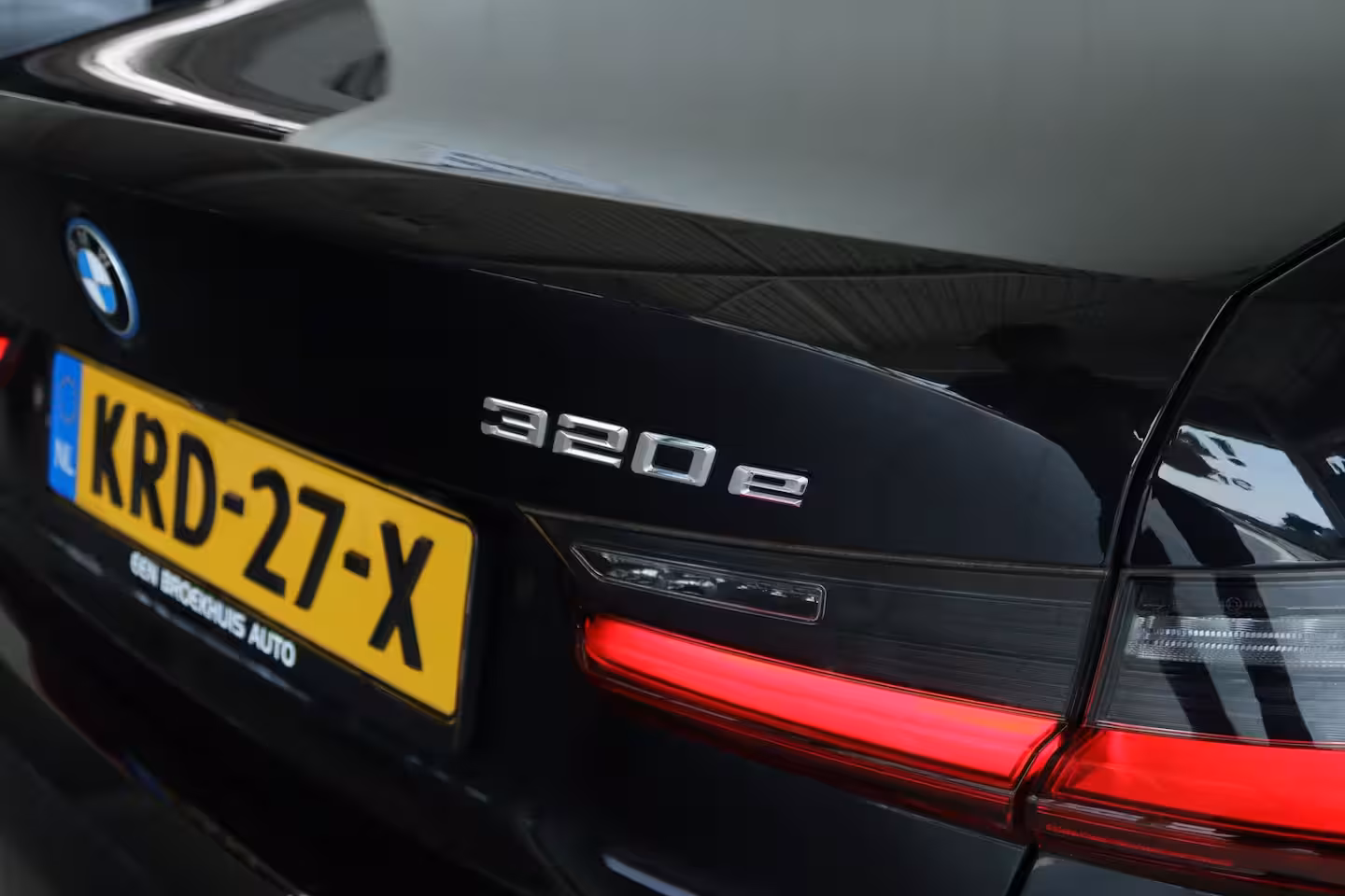 BMW 3-serie 320e Business Edition Plus M-Sport | 96% SoH | Cruise Control | Camera | Climate Control |