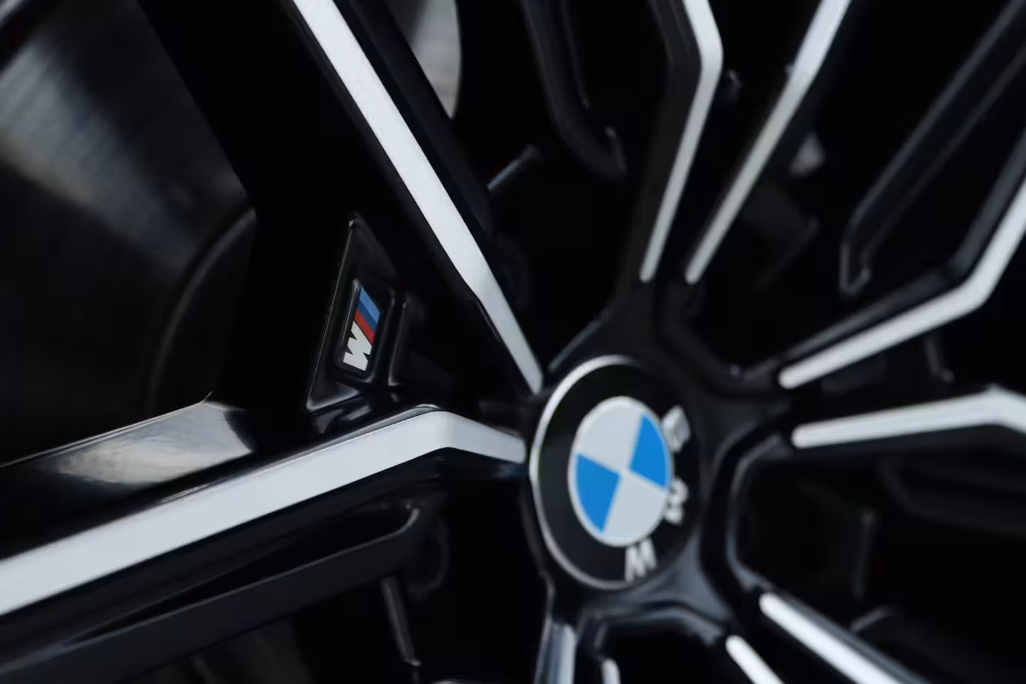 BMW 2-serie Coupé 220i M-Sport | Cruise Control | Camera | Keyless | Stuur+Stoelverwarming | Widescreen | Hi
