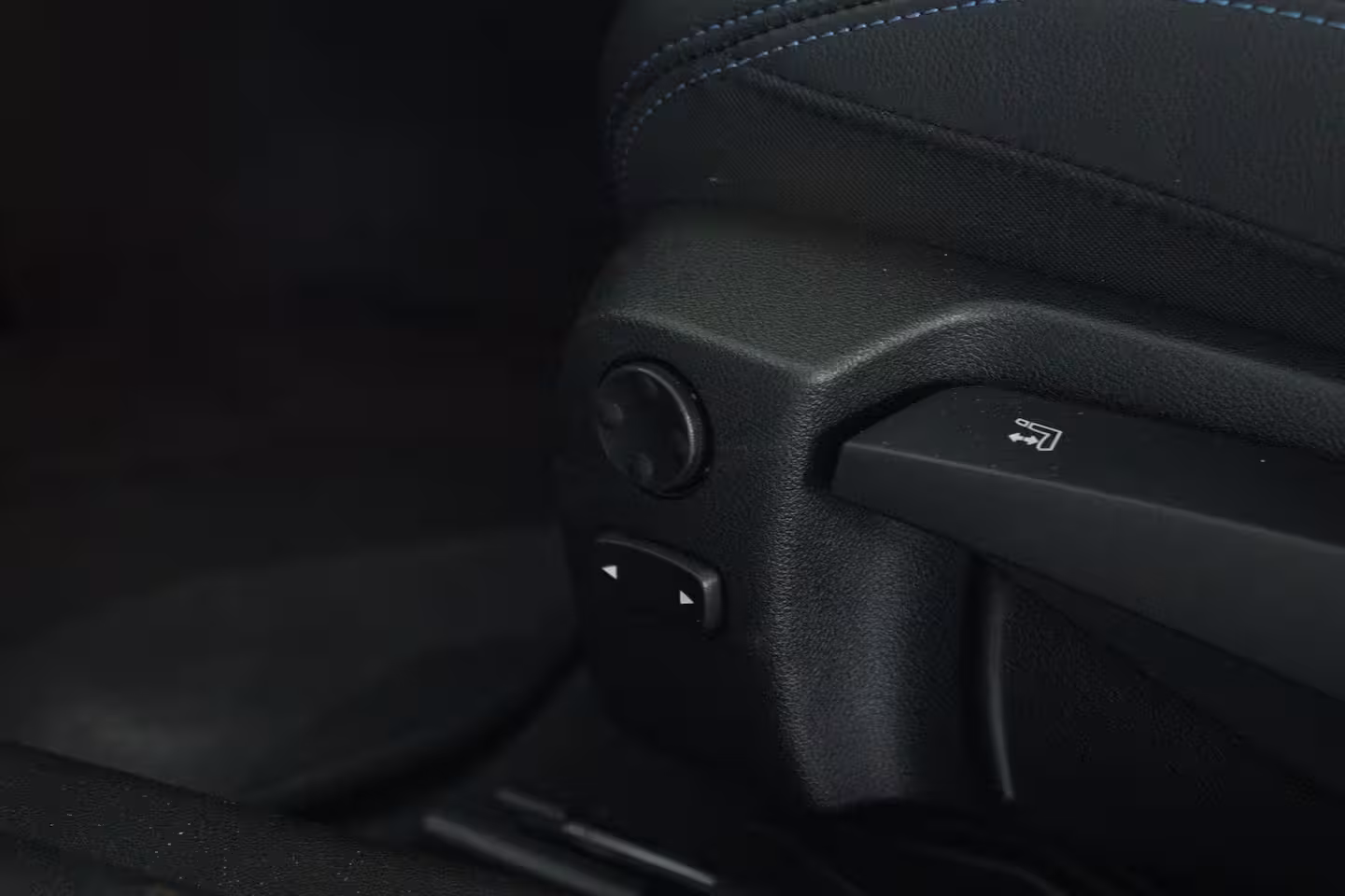 BMW 2-serie Coupé 220i M-Sport | Cruise Control | Camera | Keyless | Stuur+Stoelverwarming | Widescreen | Hi