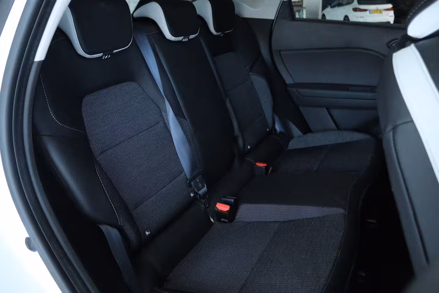 Renault Captur 1.6 E-Tech plug-in hybrid 160 techno | Cruise Control | Climate Control | Camera | Navigat