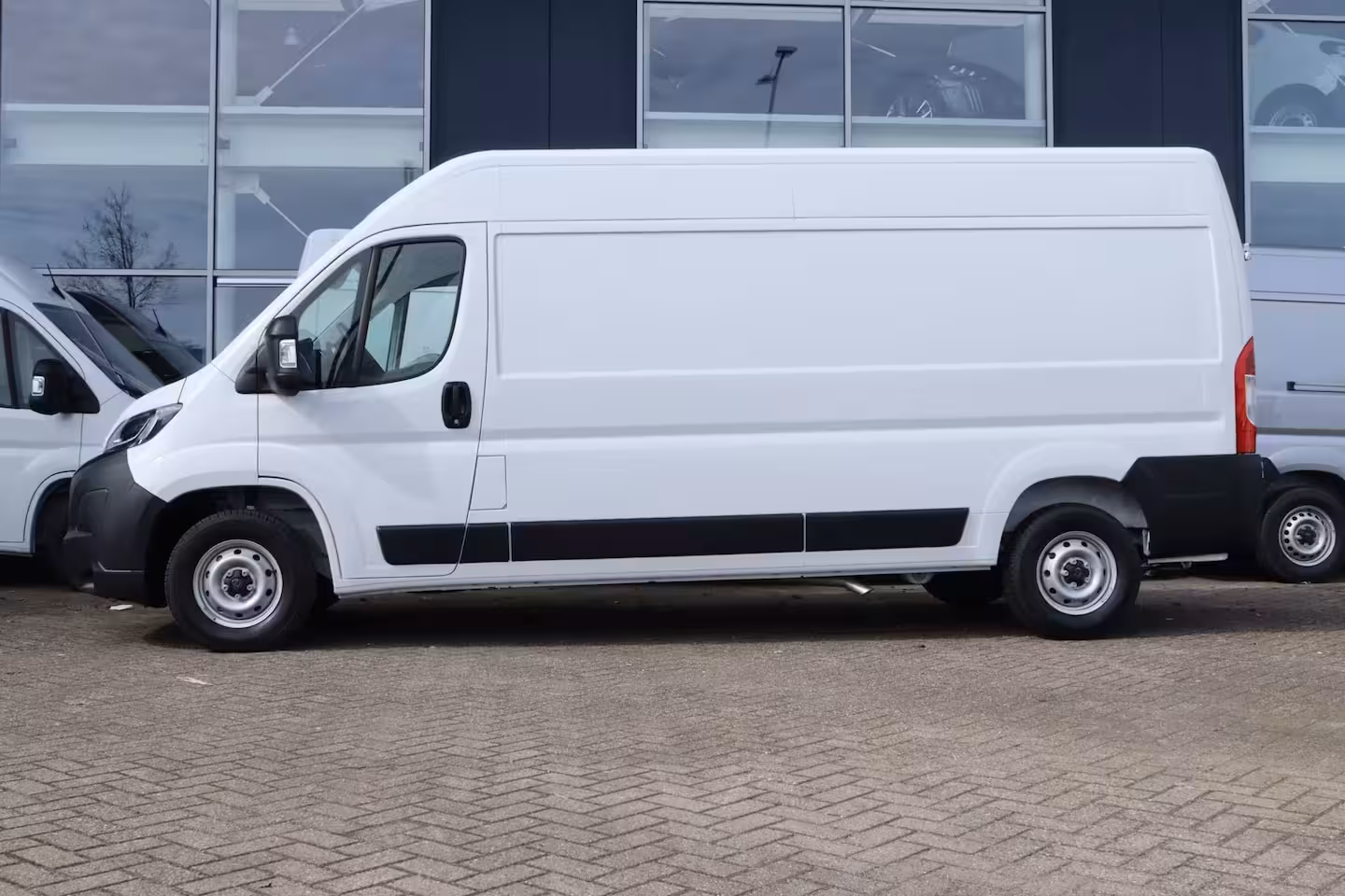 Peugeot Boxer 2.2 BlueHDi 140 S&S L3H2 3.5t | Cruise Control | Betimmering | Full-LED | Camera | Climate