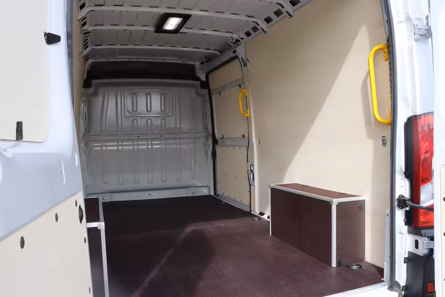 Peugeot Boxer 2.2 BlueHDi 140 S&S L3H2 3.5t | Cruise Control | Betimmering | Full-LED | Camera | Climate