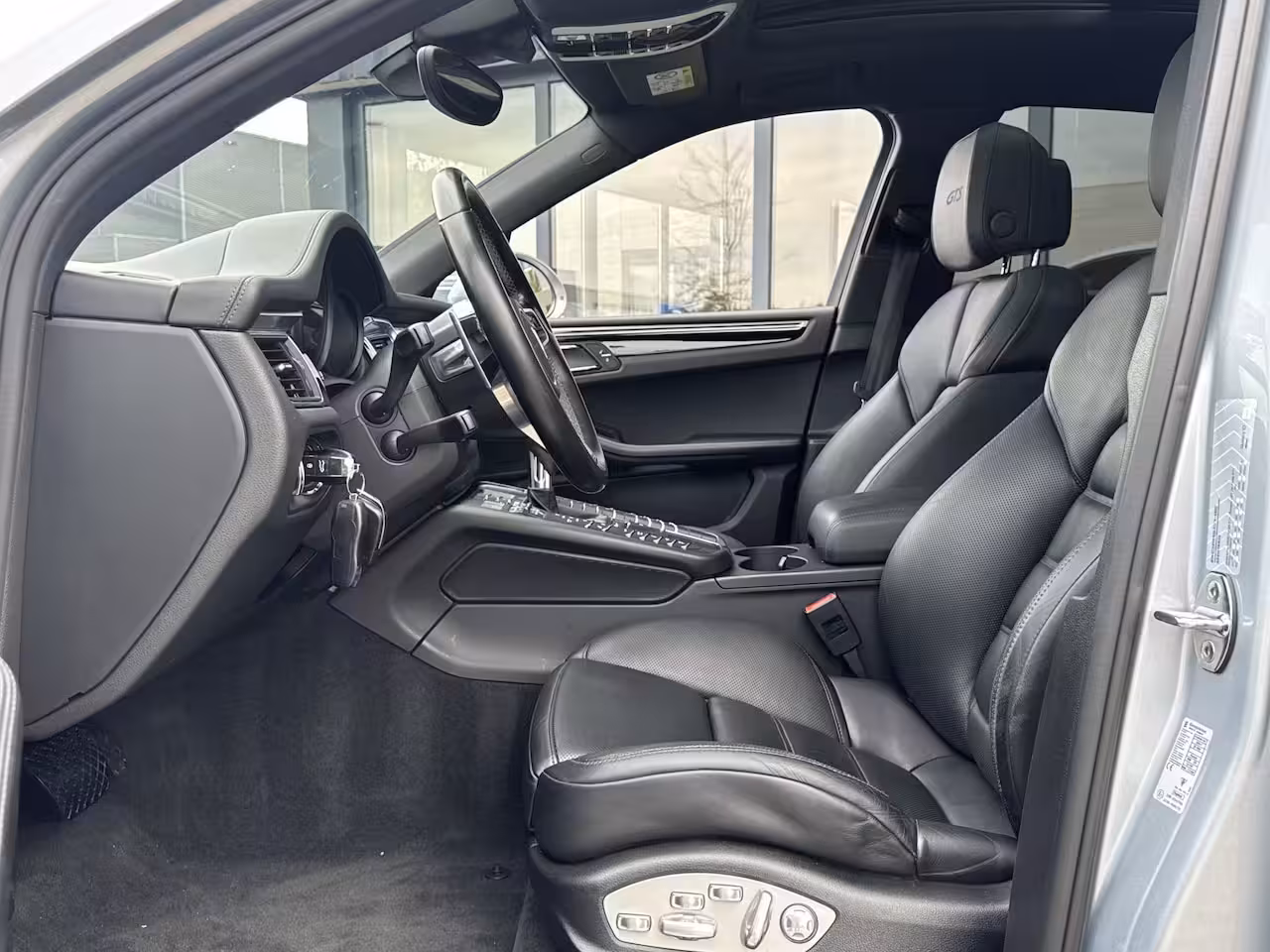 Porsche Macan GTS 3.0 V6 361pk PDK / Aut. Keramisch 21" Sportchrono 109dkm