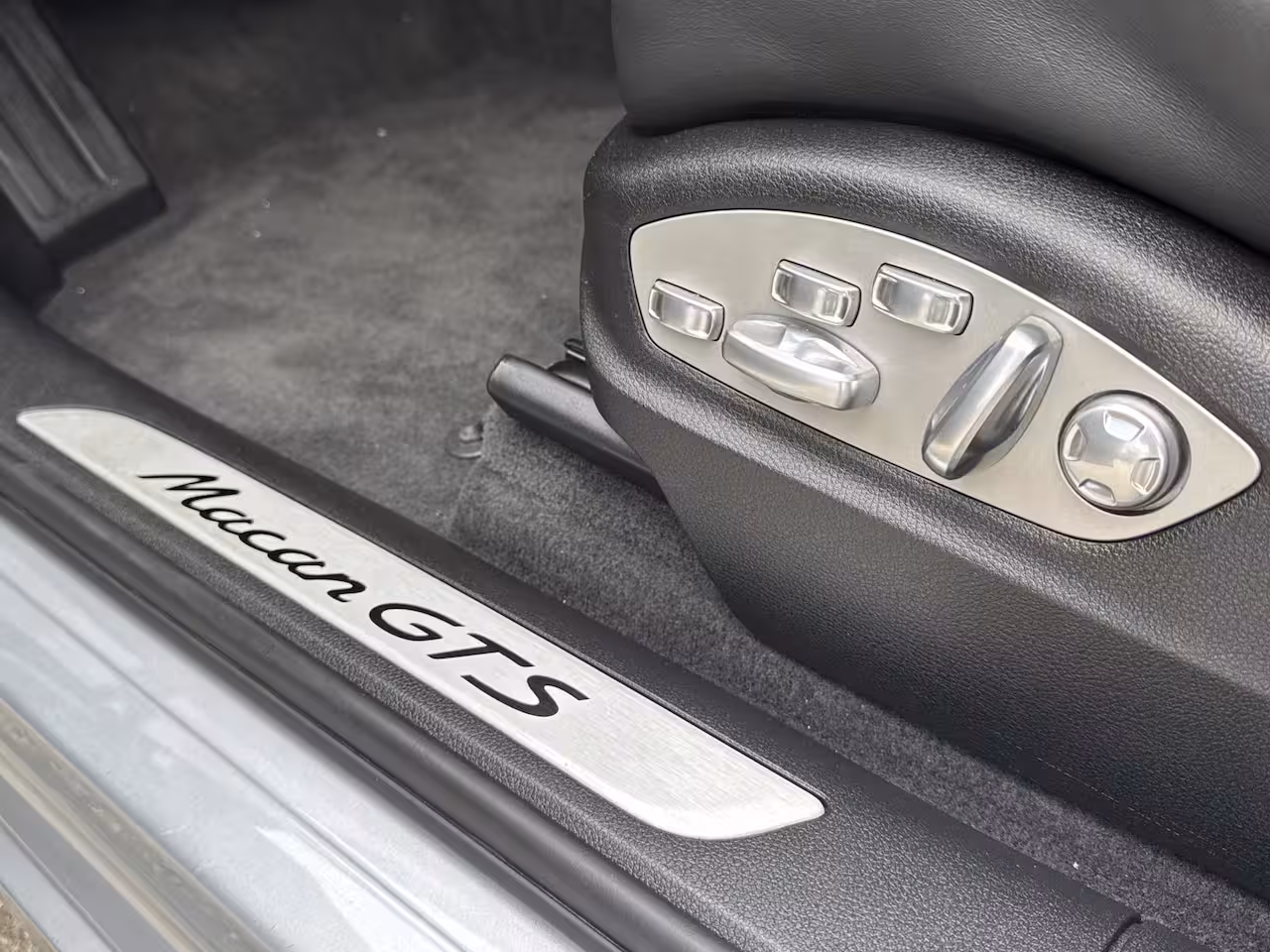Porsche Macan GTS 3.0 V6 361pk PDK / Aut. Keramisch 21" Sportchrono 109dkm