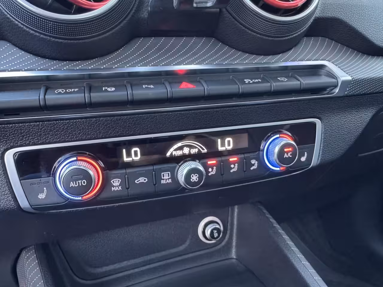 Audi Q2 1.4 TFSI 2x S-Line Pano S-Tronic Sfeerverlichting ACC LED Dynamic Keyless 19 inch Stlvw Ga