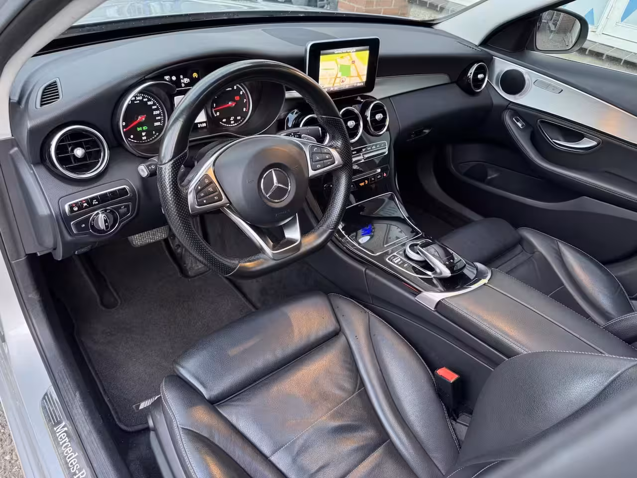 Mercedes-Benz C-klasse 200 Prestige Pano Camera Garantie Leder Blindspot Luchtvering