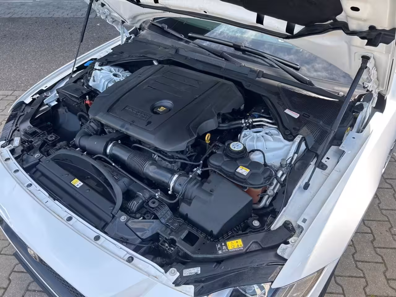 Jaguar XF Portfolio 2.0d