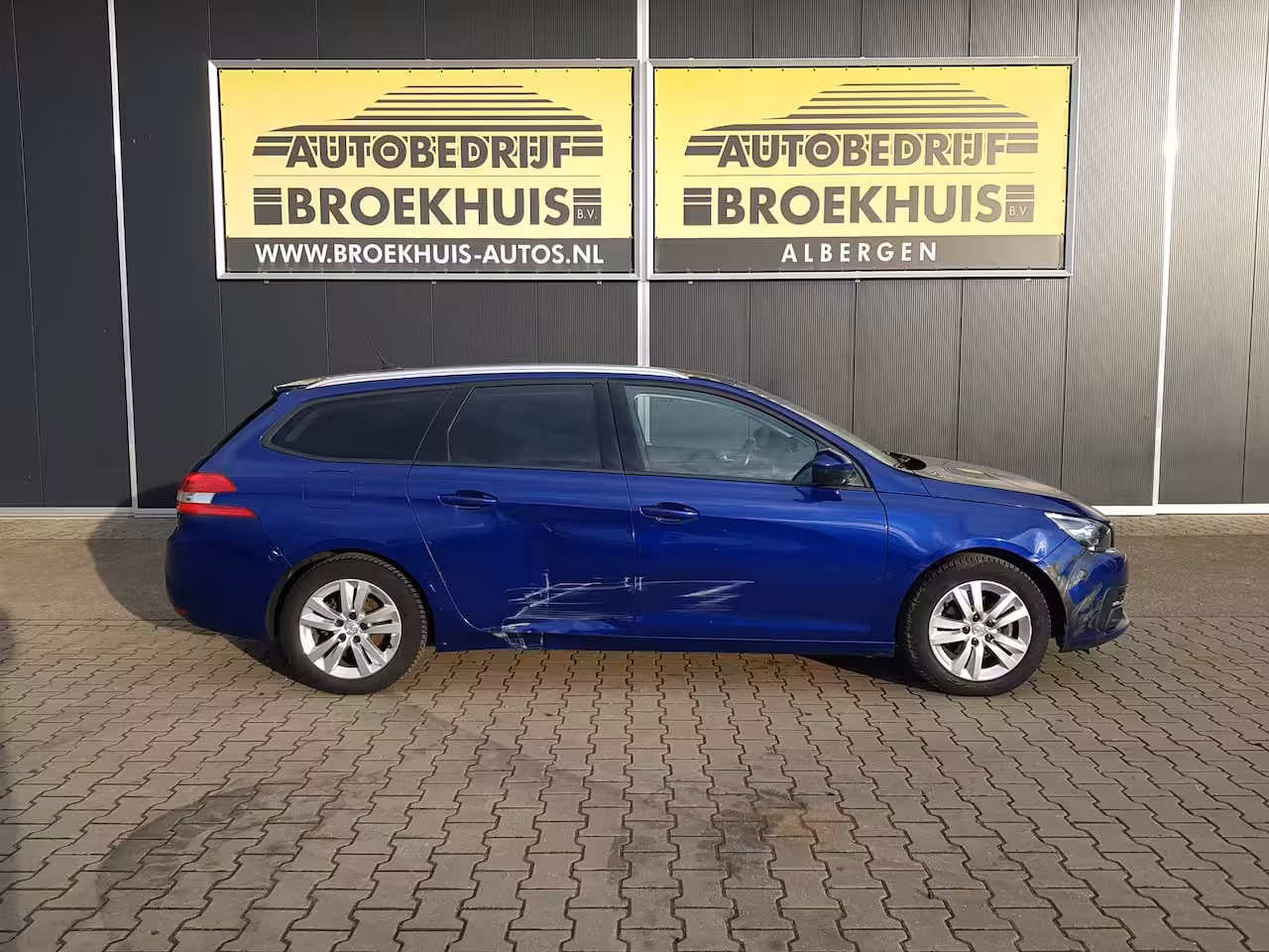 Peugeot 308 SW 1.2 PureTech Blue Lease Executive