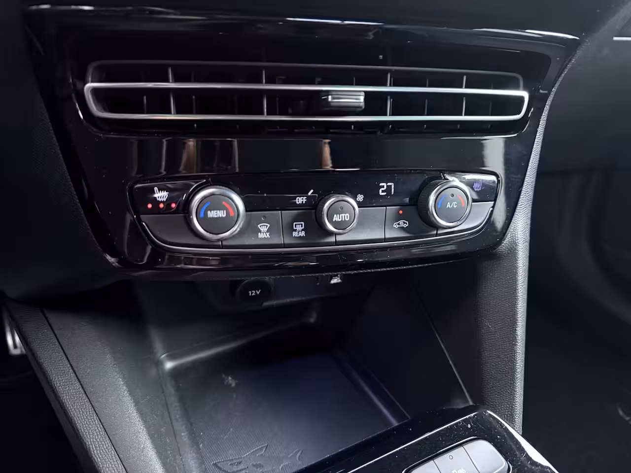Opel Mokka 1.2 Turbo Ultimate | Achteruitrijcamera | Alcantara bekleding | Electronic climate control