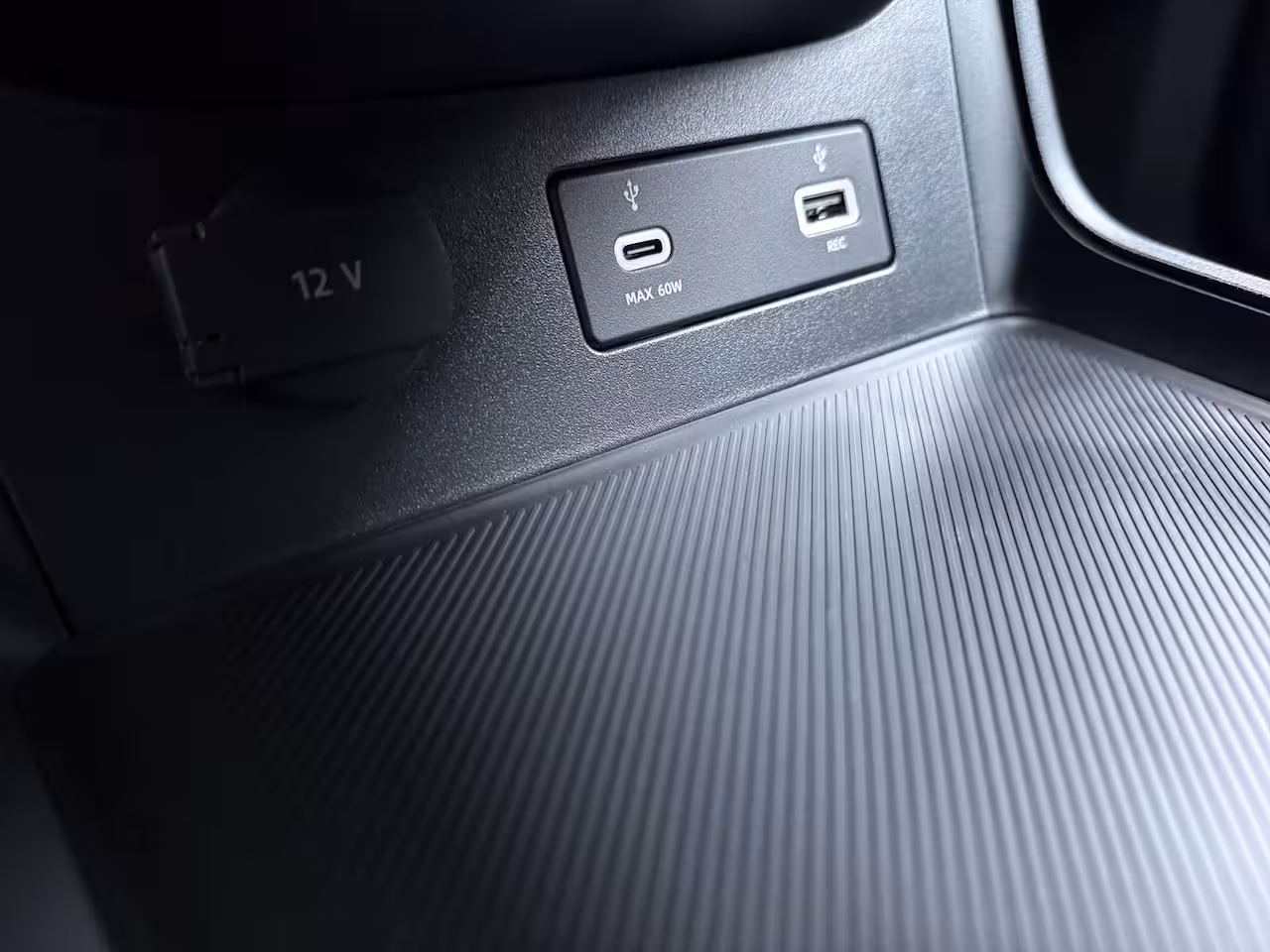 Leapmotor C10 Design ProMax 81.9 kWh | DEMO | Audio installatie | Cruise control adaptief met Stop&Go en