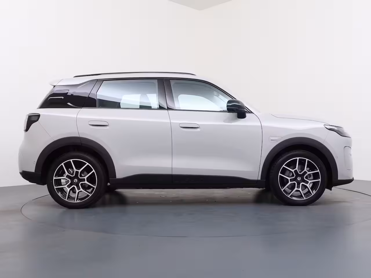Leapmotor B03X ProMax Design 53 kWh | €1000 korting | Carplay | Adaptieve Cruise Control | Keyless | Led