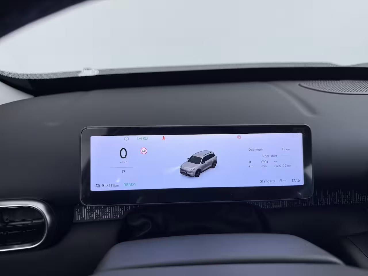 Leapmotor B03X ProMax Design 53 kWh | €1000 korting | Carplay | Adaptieve Cruise Control | Keyless | Led