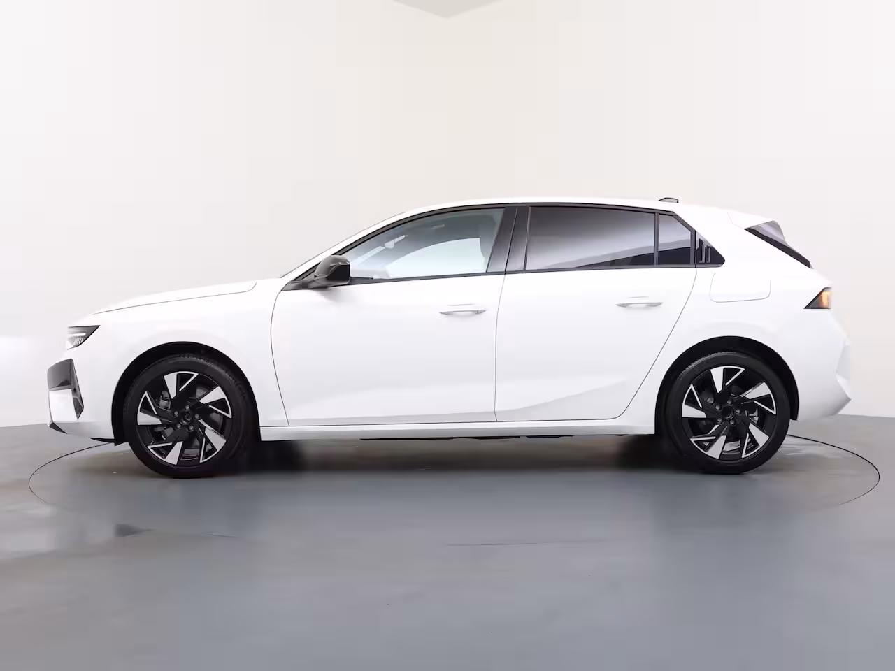 Opel Astra 1.6 Plug-in-Hybrid 195pk GS | DEMO | 3, 7 kW boordlader | 7, 4 kW boordlader | Achteruitri