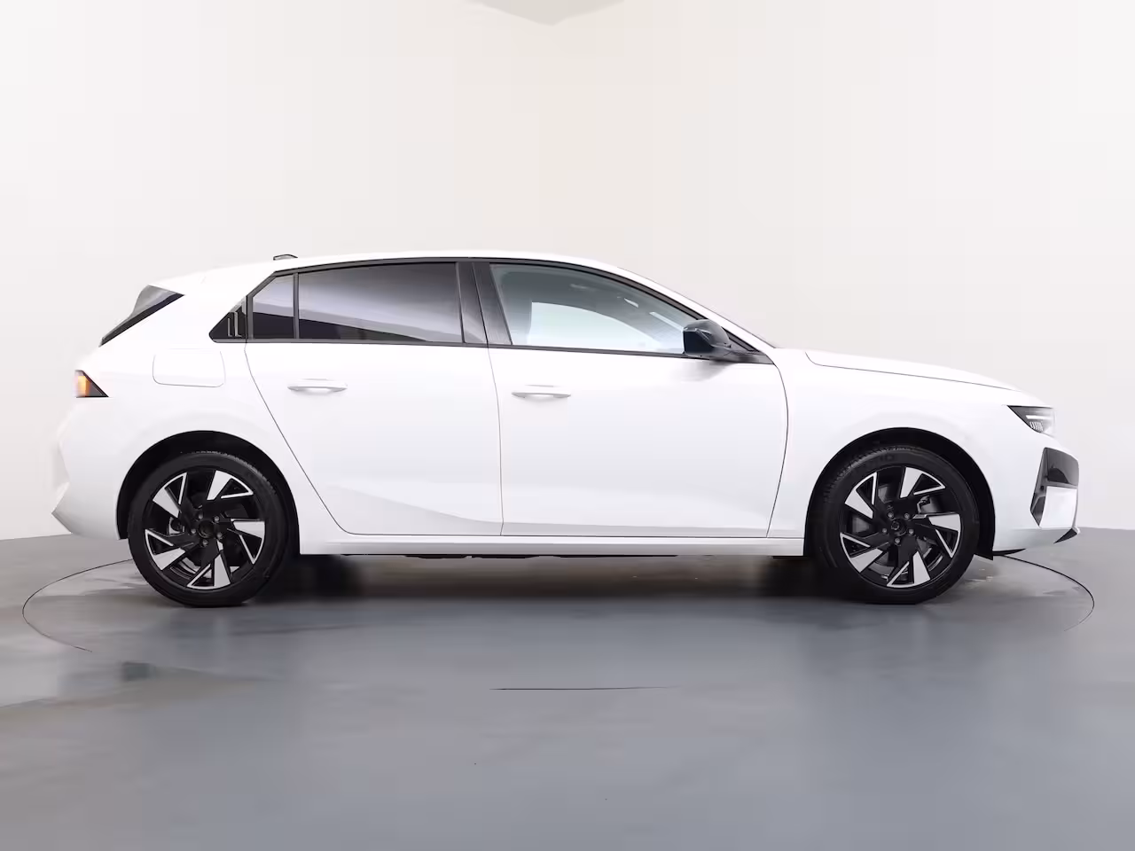 Opel Astra 1.6 Plug-in-Hybrid 195pk GS | DEMO | 3, 7 kW boordlader | 7, 4 kW boordlader | Achteruitri