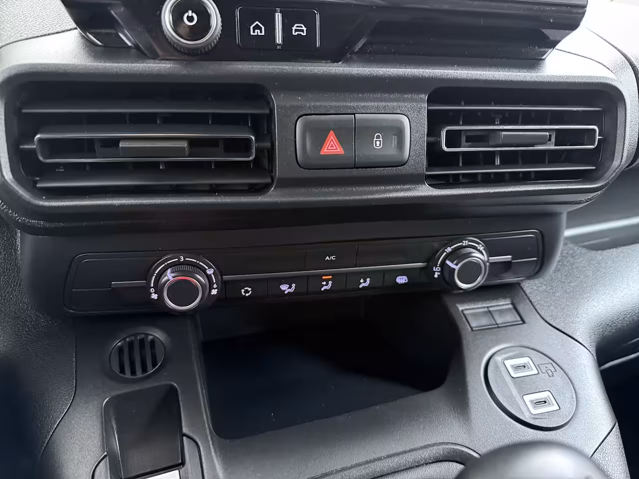 Peugeot Partner 1.5 BlueHDi 100 S&S L1 | Achteruitrijcamera | Airco | Cruise control