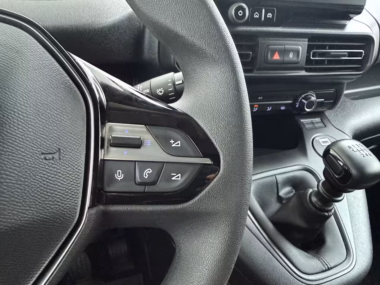 Peugeot Partner 1.5 BlueHDi 100 S&S L1 | Achteruitrijcamera | Airco | Cruise control