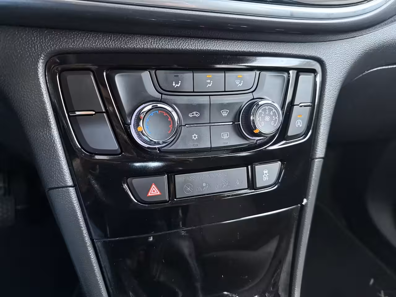 Opel Mokka X 1.4 Turbo Online Edition | Airco (handmatig) | Cruise control | DAB ontvanger