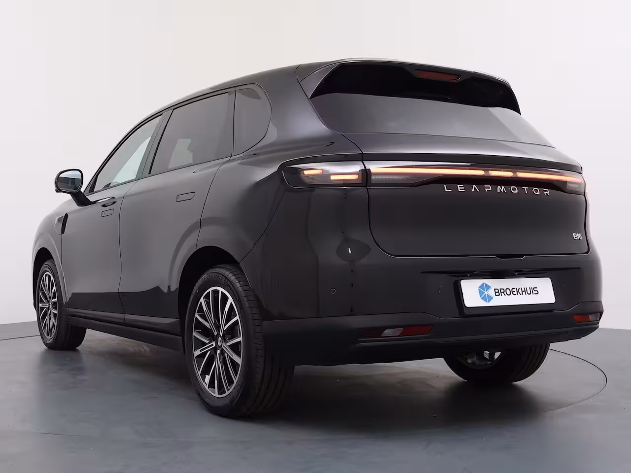 Leapmotor B10 Design ProMax 67.1 kWh | €1000, - korting | Vanaf €499, - Private Lease per maand | Panora