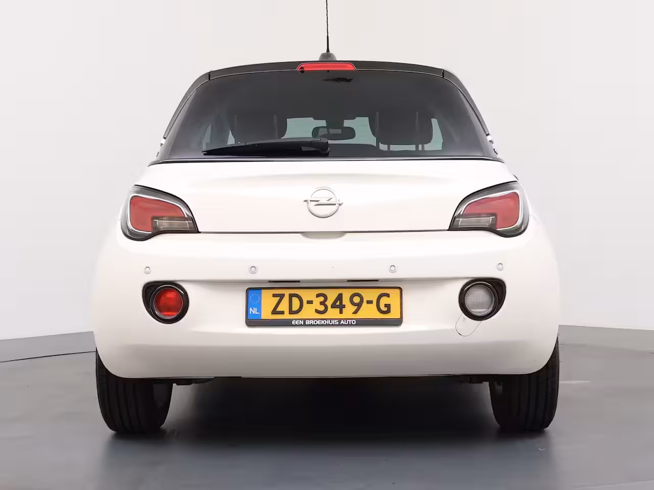 Opel ADAM 1.0 Turbo BlitZ | Apple CarPlay/Android Auto | Parkeersensor achter | Stuurwiel verwarmd