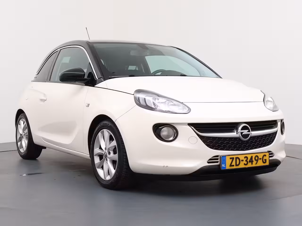 Opel ADAM 1.0 Turbo BlitZ | Apple CarPlay/Android Auto | Parkeersensor achter | Stuurwiel verwarmd