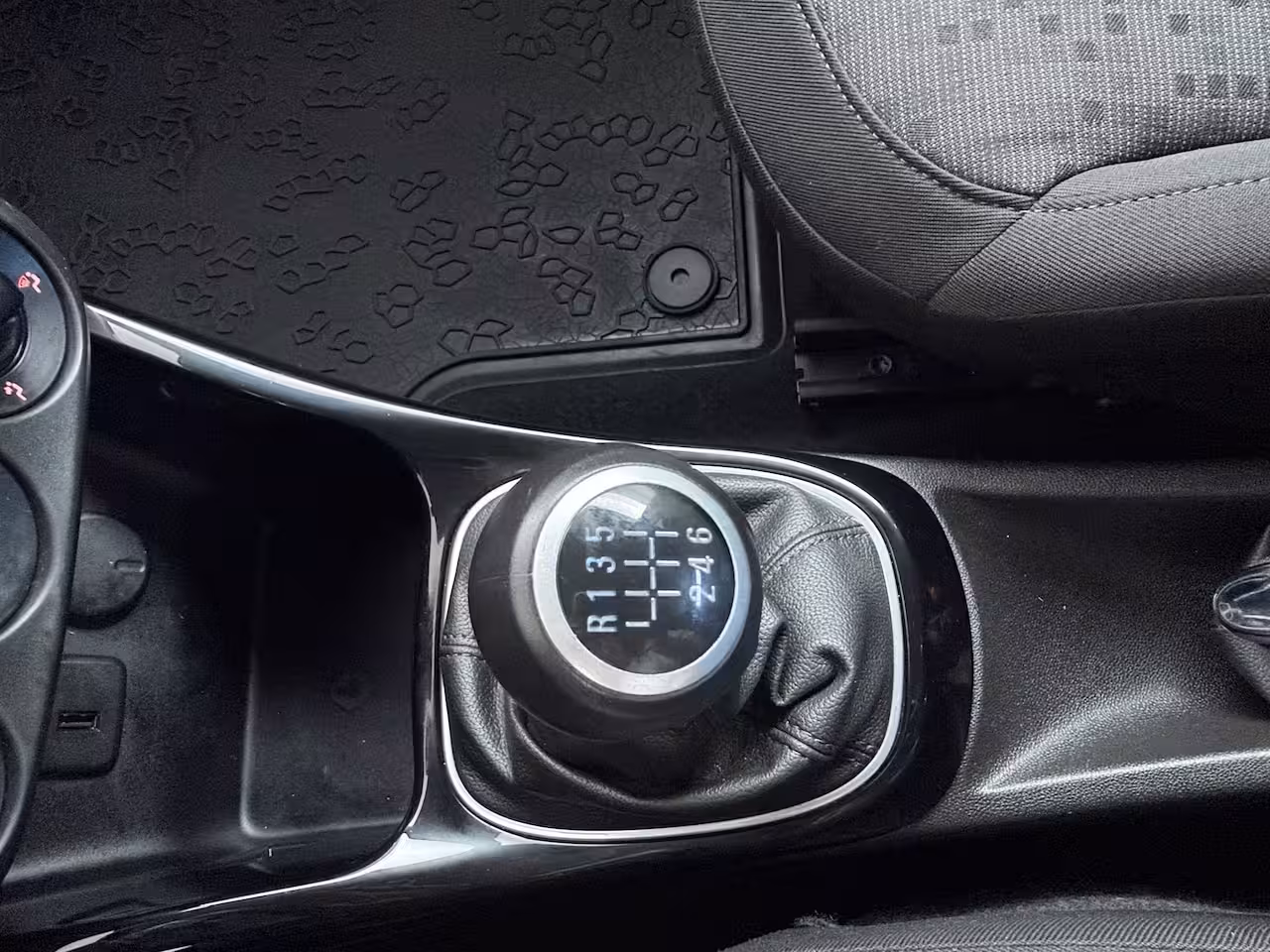 Opel ADAM 1.0 Turbo BlitZ | Apple CarPlay/Android Auto | Parkeersensor achter | Stuurwiel verwarmd