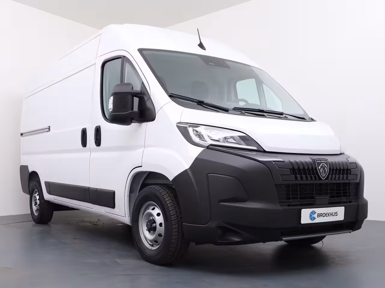 Peugeot Boxer 2.2 BlueHDi 140pk L2H2 3.5t | NIEUW BPM VRIJ | Achteruitrijcamera | Airco | Apple Carplay/