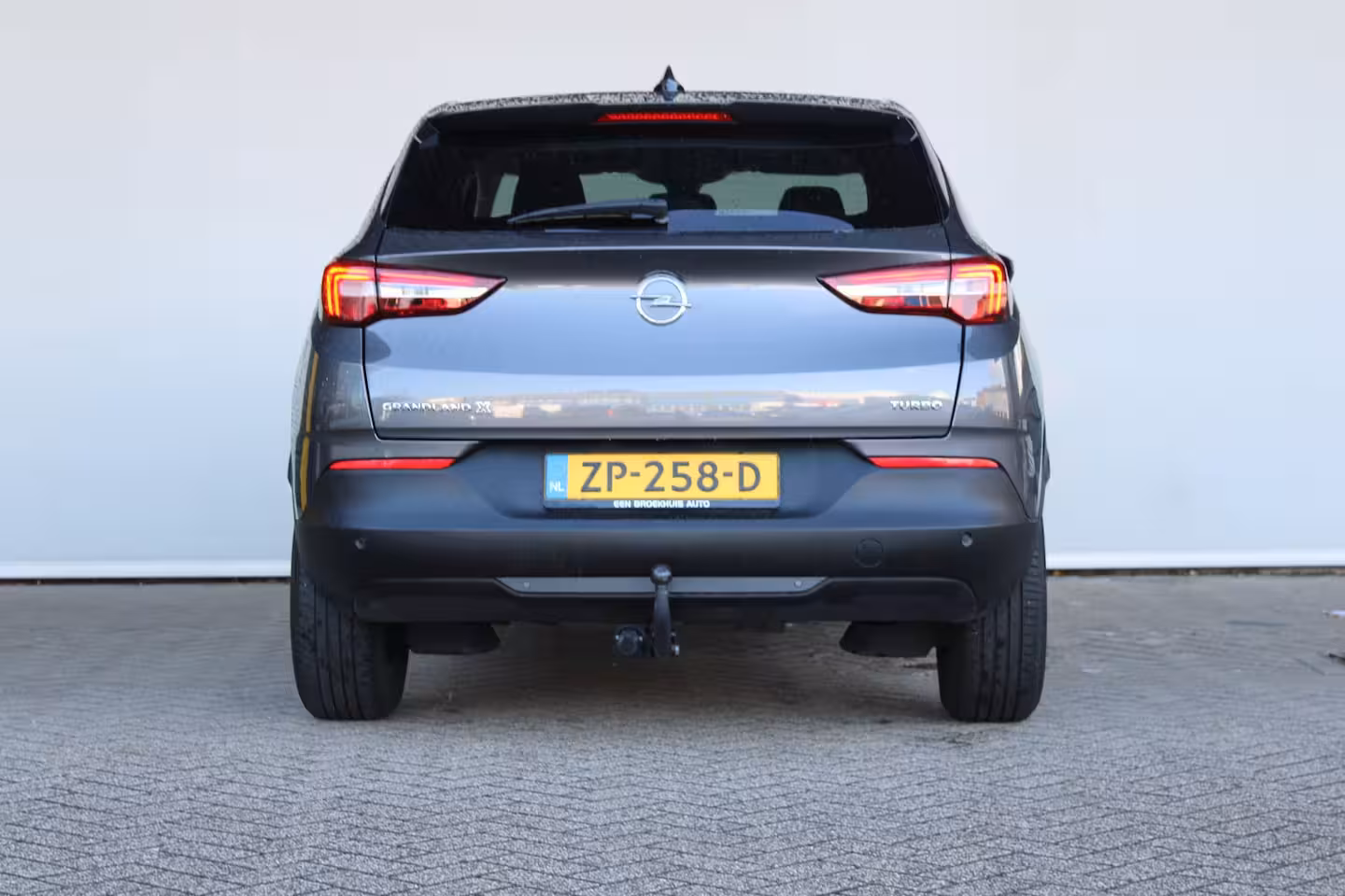 Opel Grandland X 1.2 Turbo 120 Jaar Edition | Panoramadak | Navigatiesysteem | Trekhaak | Climate control |