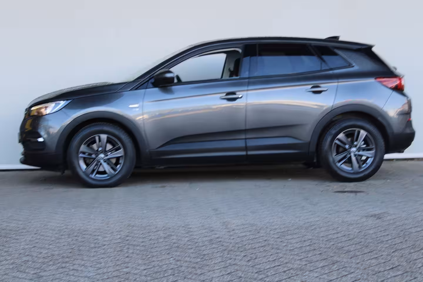 Opel Grandland X 1.2 Turbo 120 Jaar Edition | Panoramadak | Navigatiesysteem | Trekhaak | Climate control |