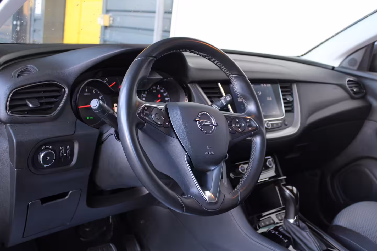 Opel Grandland X 1.2 Turbo 120 Jaar Edition | Panoramadak | Navigatiesysteem | Trekhaak | Climate control |