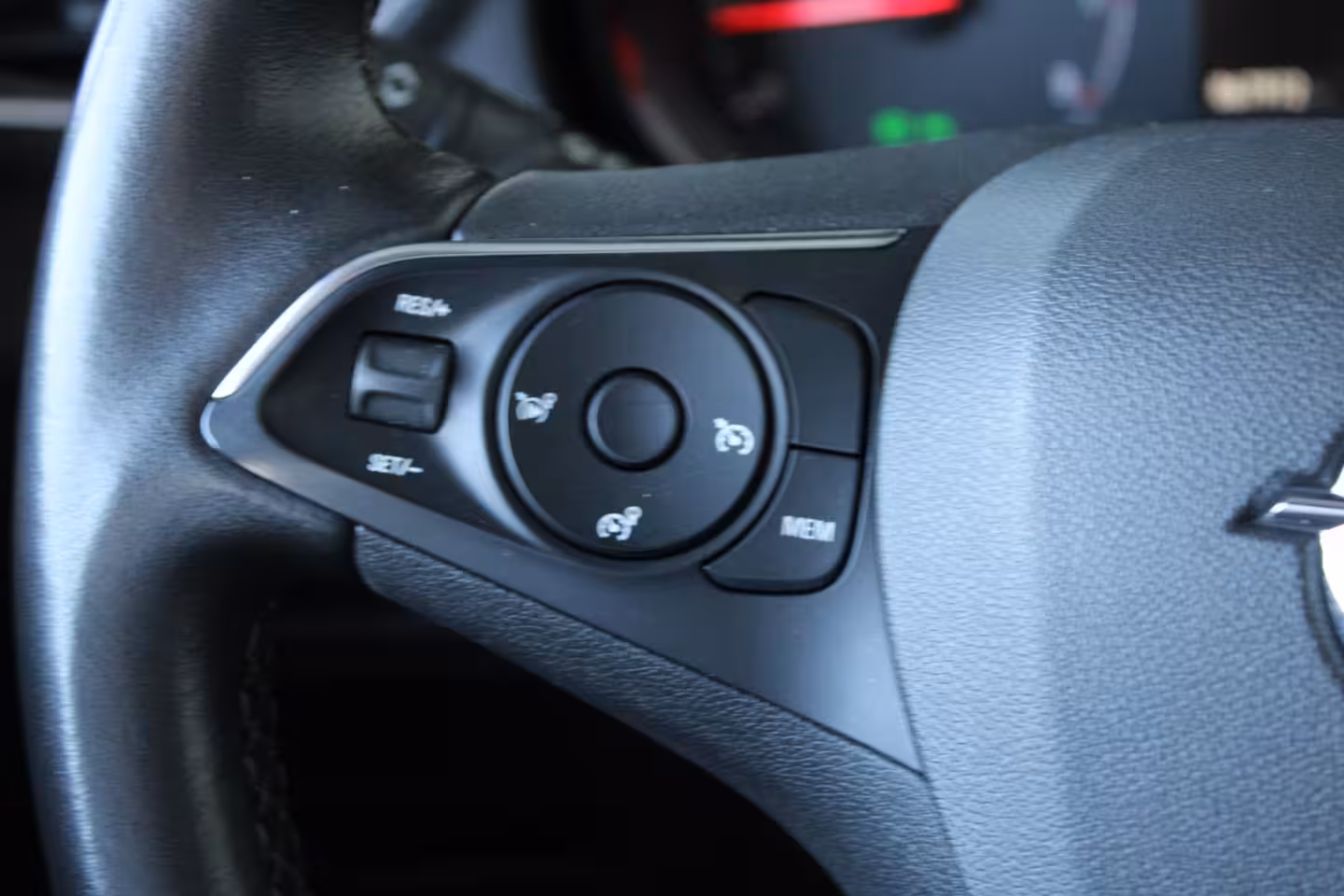 Opel Grandland X 1.2 Turbo 120 Jaar Edition | Panoramadak | Navigatiesysteem | Trekhaak | Climate control |