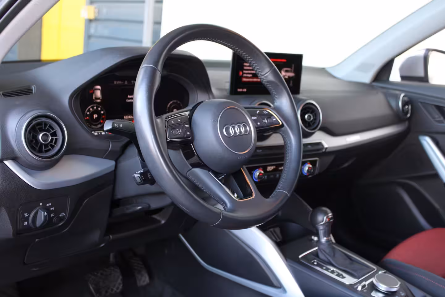 Audi Q2 35 TFSI epic | Adaptieve cruise control | Fabrieksnavigatie | Climate control | Start-stop