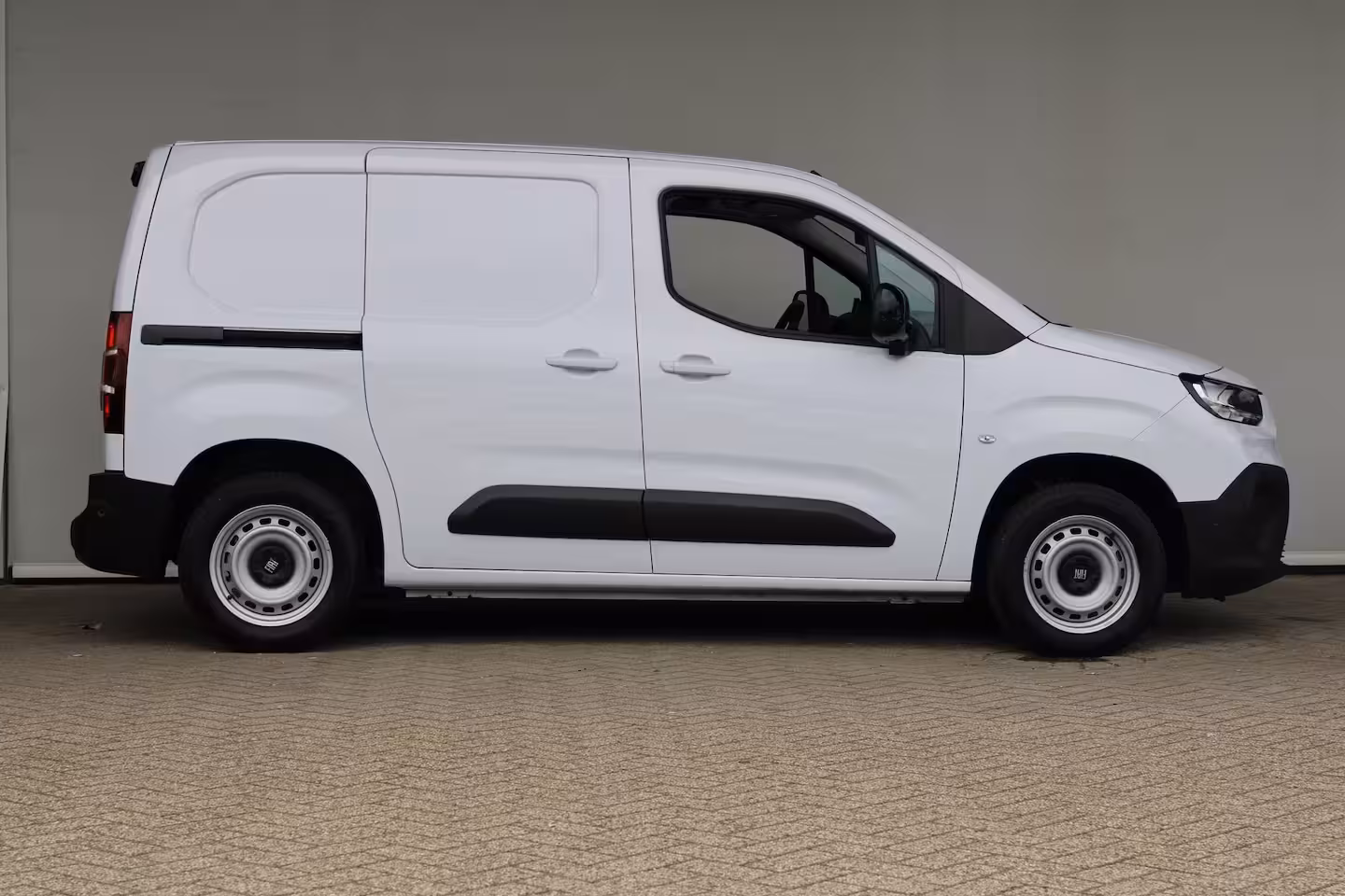 Fiat Doblò 1.5D 100pk L1 650kg | Navigatie | Draadloos telefoon opladen | Achteruitrijcamera | Dode-h