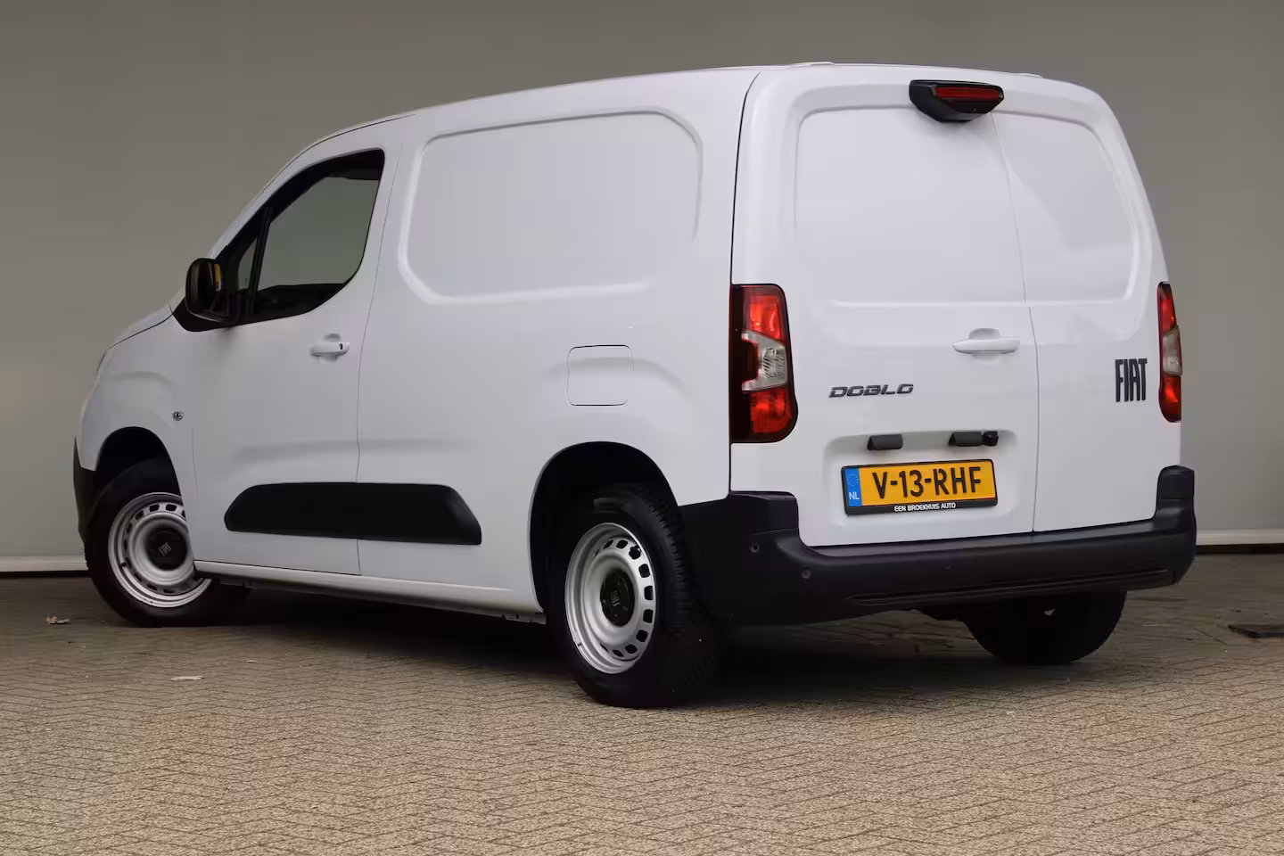 Fiat Doblò 1.5D 100pk L1 650kg | Navigatie | Draadloos telefoon opladen | Achteruitrijcamera | Dode-h