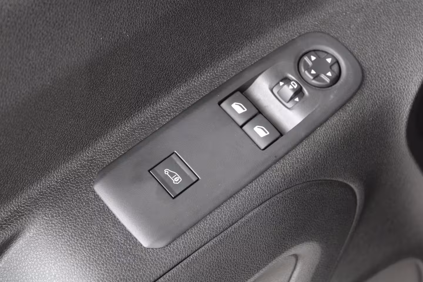 Fiat Doblò 1.5D 100pk L1 650kg | Navigatie | Draadloos telefoon opladen | Achteruitrijcamera | Dode-h
