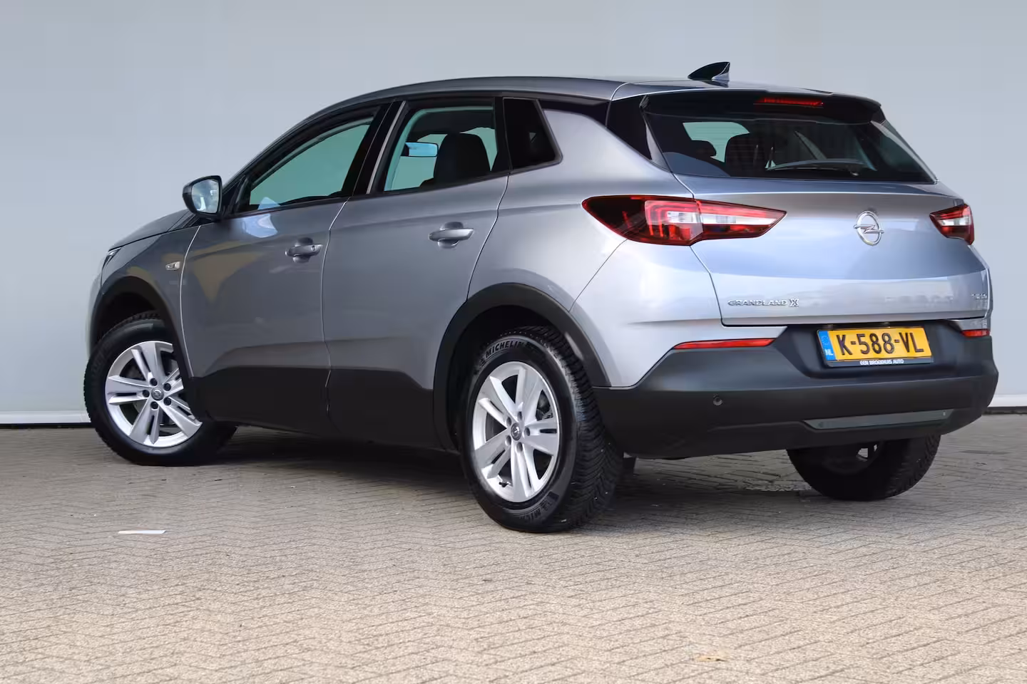 Opel Grandland X 1.2 Turbo Online Edition | Parkeersensoren voor & achter | Navigatiesysteem | Apple carpla