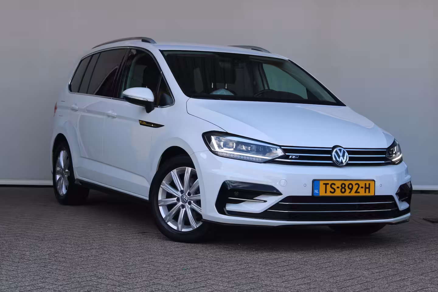 Volkswagen Touran 1.4 TSI Highline Business R 7p | 7-persoons | Velours bekleding | Adaptieve cruise control