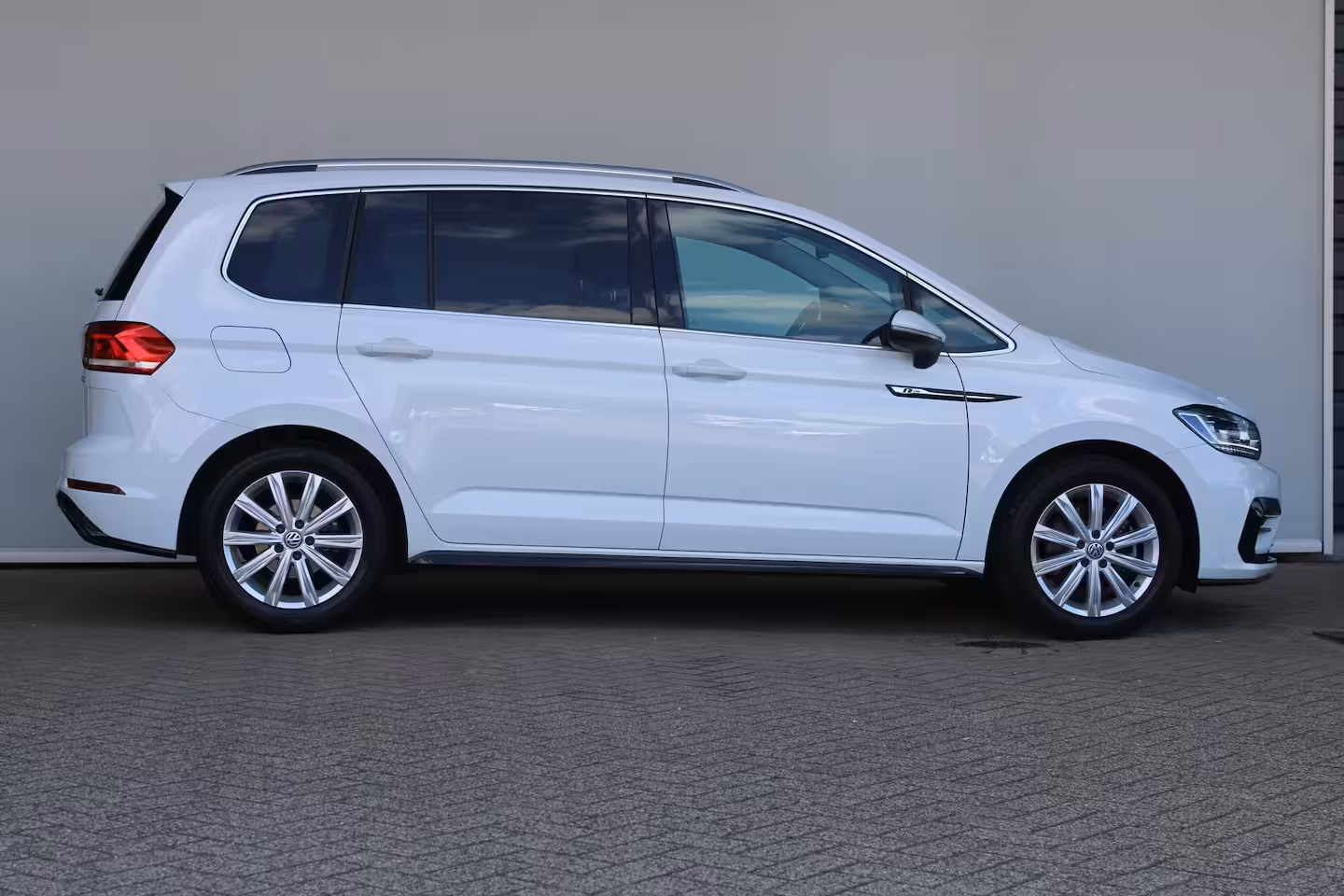 Volkswagen Touran 1.4 TSI Highline Business R 7p | 7-persoons | Velours bekleding | Adaptieve cruise control