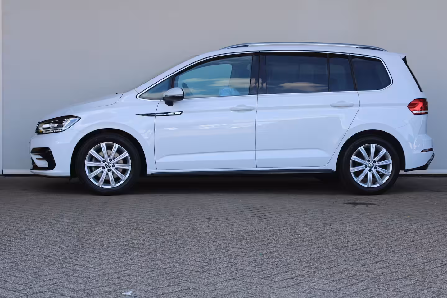 Volkswagen Touran 1.4 TSI Highline Business R 7p | 7-persoons | Velours bekleding | Adaptieve cruise control