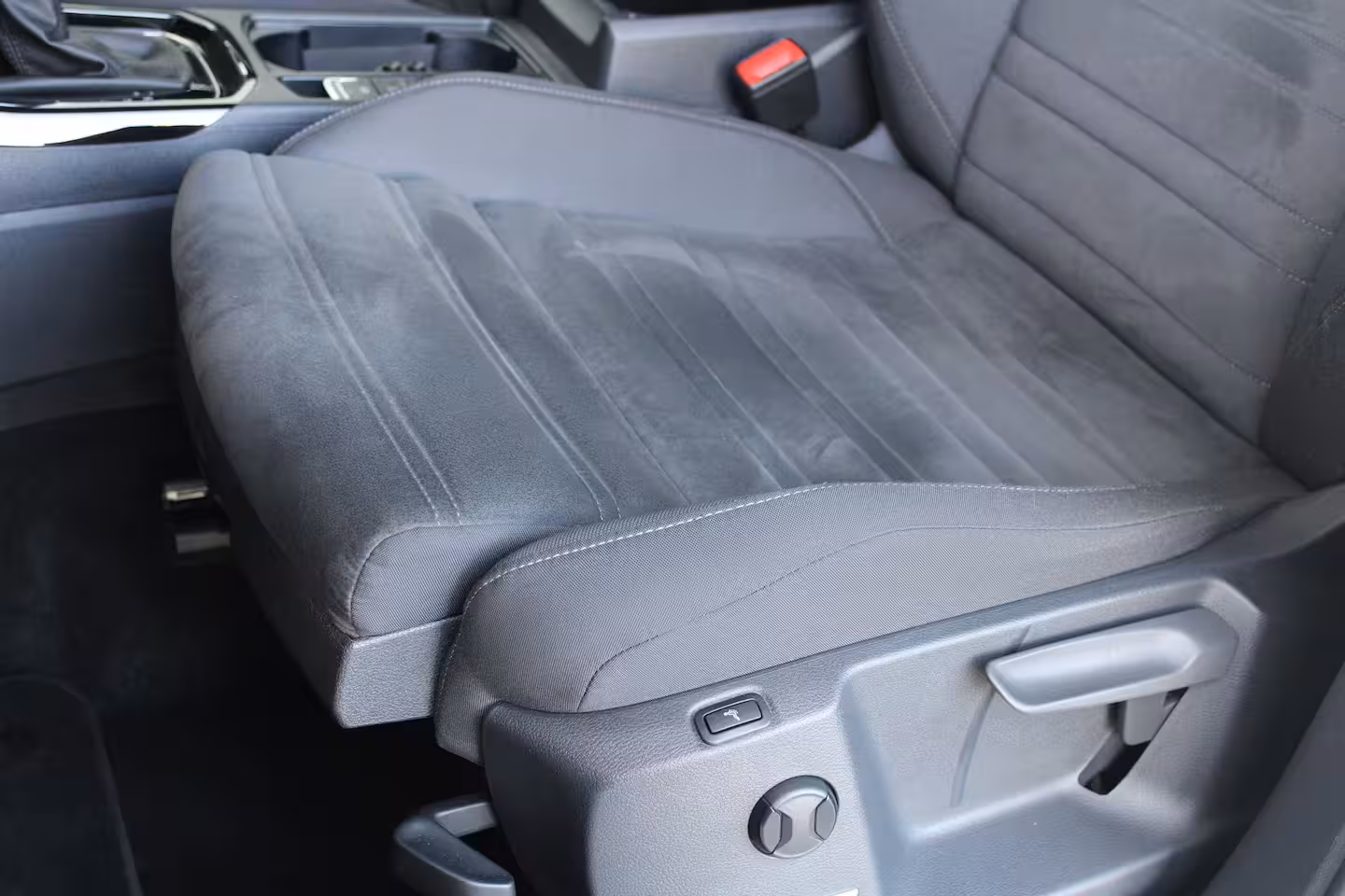 Volkswagen Touran 1.4 TSI Highline Business R 7p | 7-persoons | Velours bekleding | Adaptieve cruise control