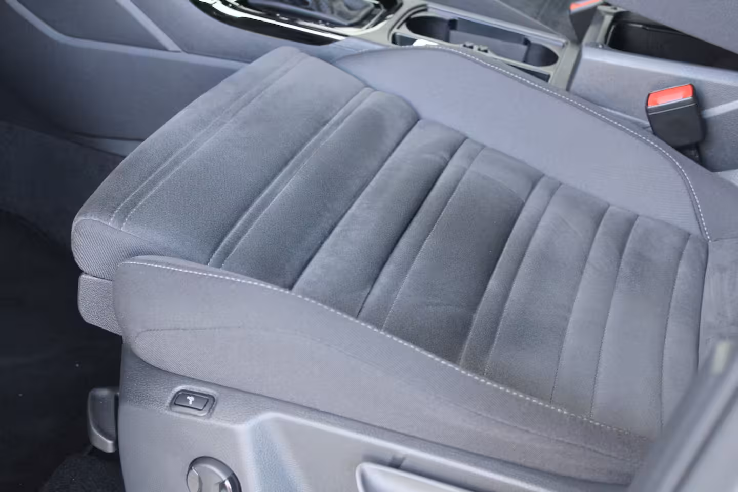 Volkswagen Touran 1.4 TSI Highline Business R 7p | 7-persoons | Velours bekleding | Adaptieve cruise control