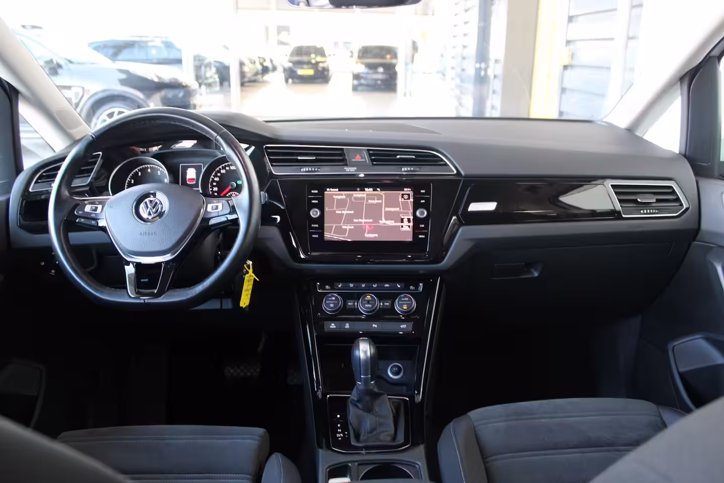 Volkswagen Touran 1.4 TSI Highline Business R 7p | 7-persoons | Velours bekleding | Adaptieve cruise control